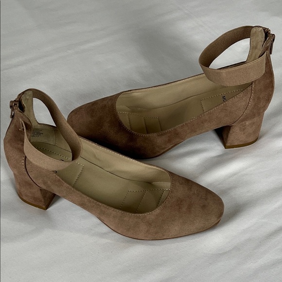 White Mountain Shoes - White Mountain Makayla Faux Suede Block Heel Pumps